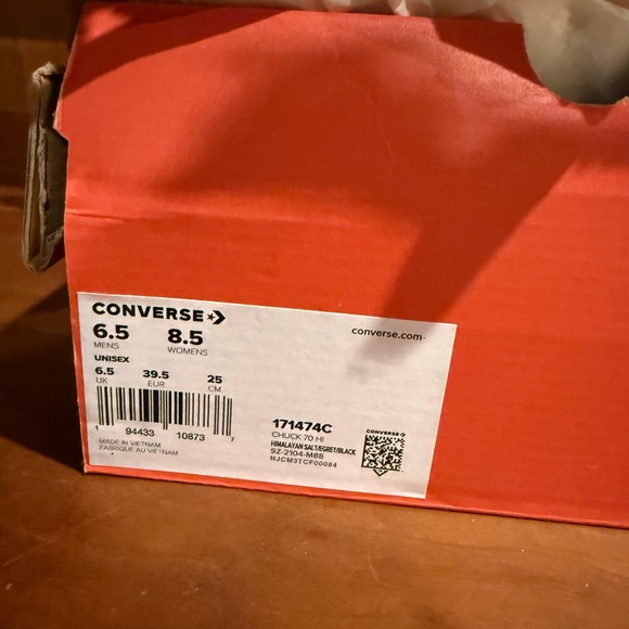 BNWT Converse - Picture 6 of 6